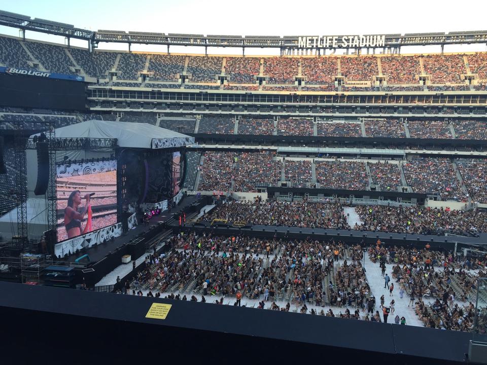 section 240, row 1 seat view  for concert - metlife stadium