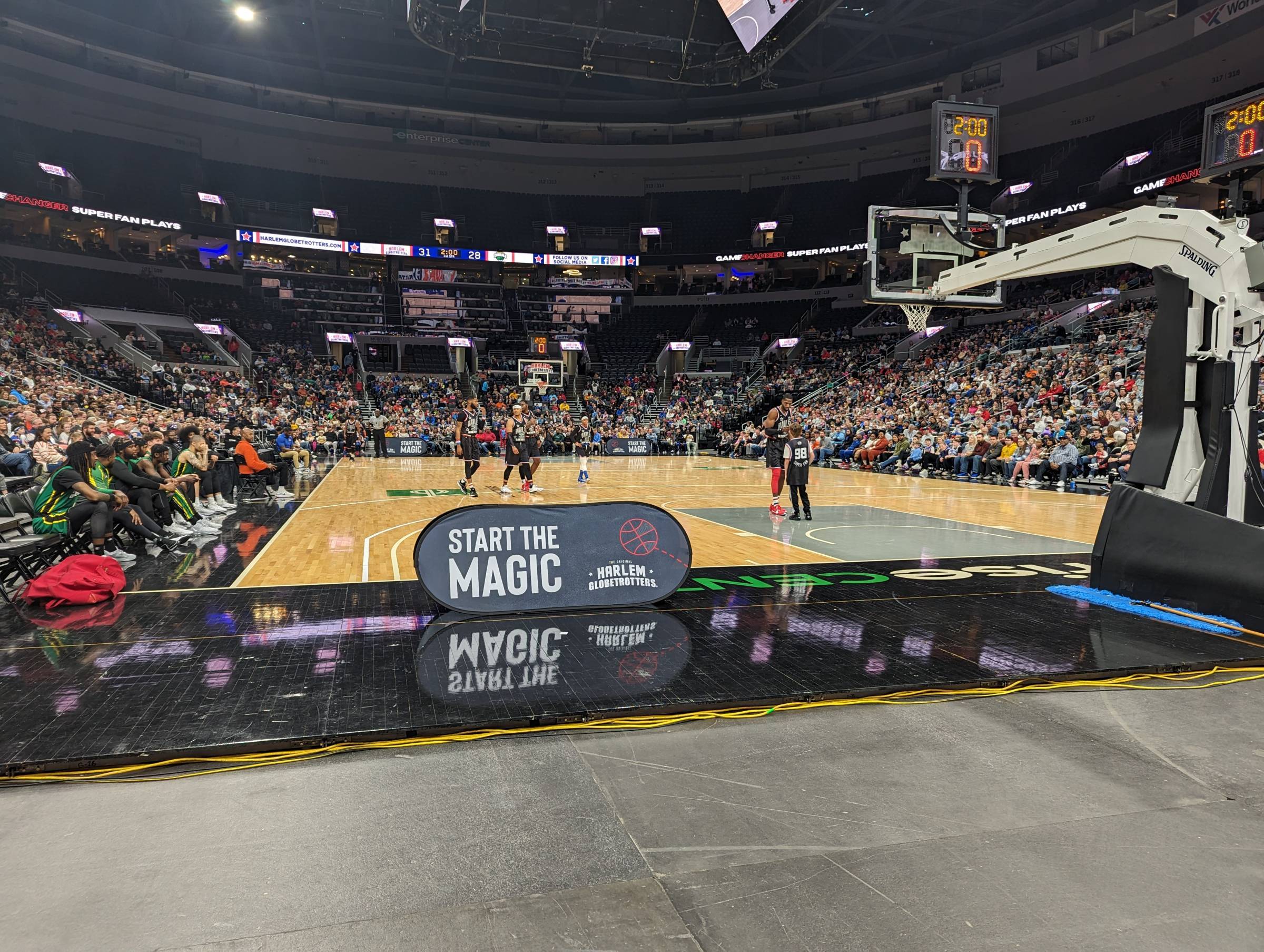 Courtside Seats for Harlem Globetrotters at the Enterprise Center