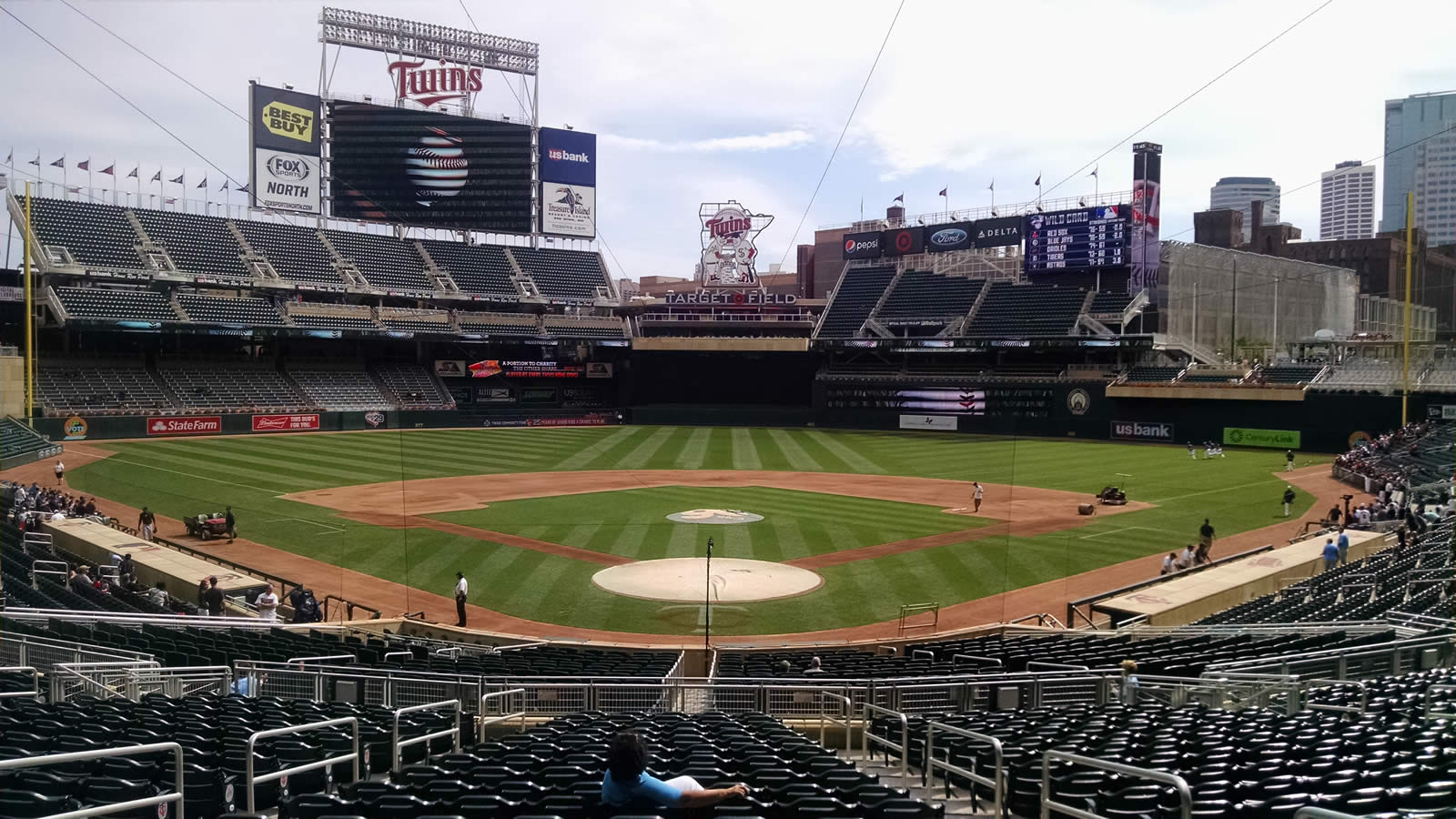 Best Seats for Great Views of the Field at Target Field - RateYourSeats.com