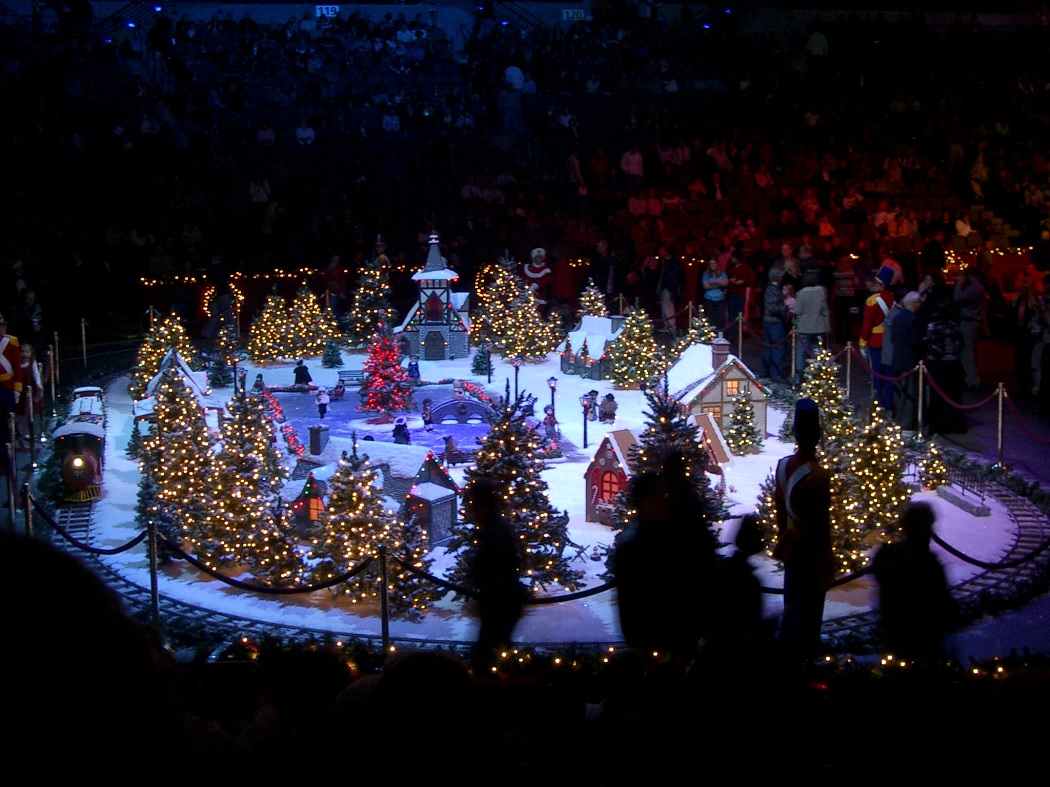 Mannheim Steamroller -  Christmas