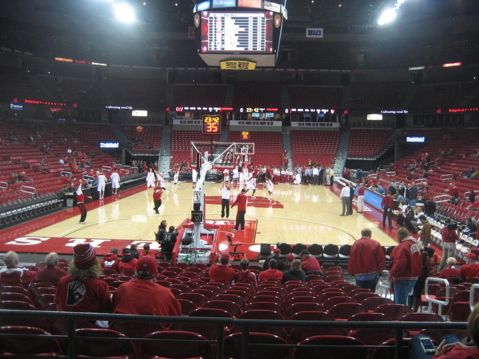 section 101, row d seat view  - kohl center