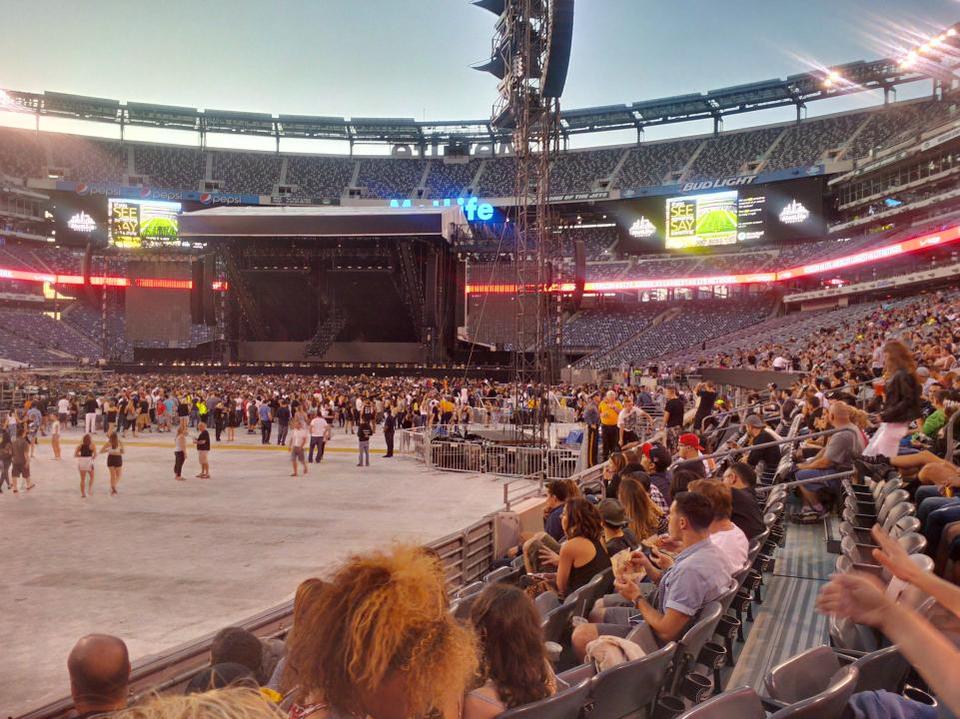 section 118, row 5 seat view  for concert - metlife stadium