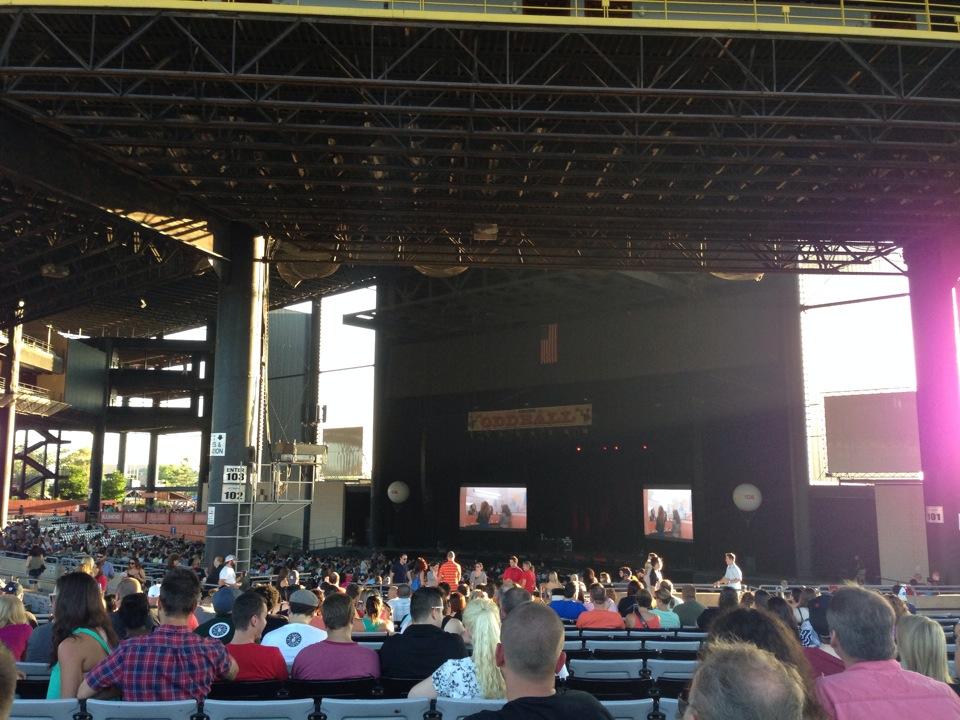 hollywood casino amphitheatre section right row pp