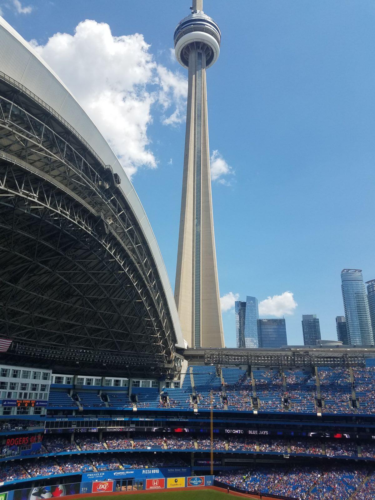 rogers centre view of cn tower