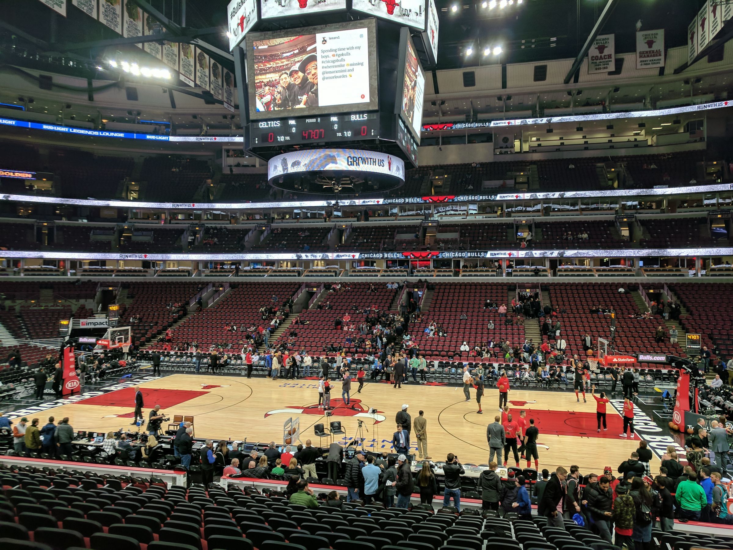 Good Elevation Along Sideline: United Center Section 122 Review