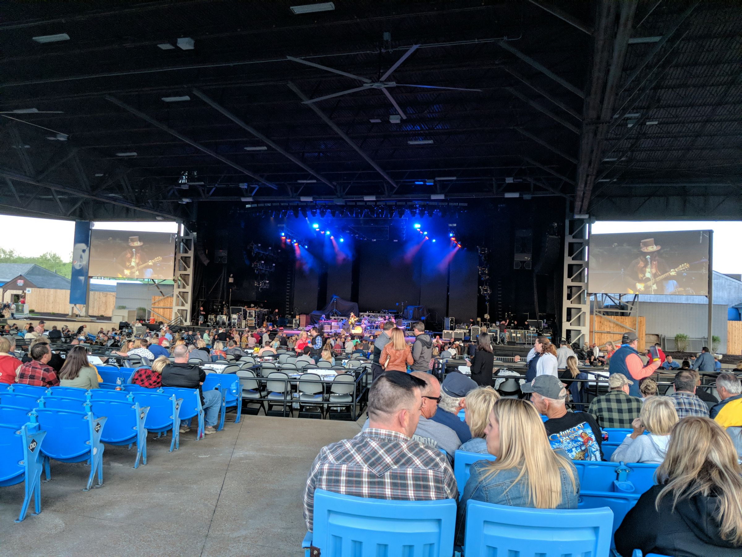 Right Center at Hollywood Casino Amphitheatre St. Louis