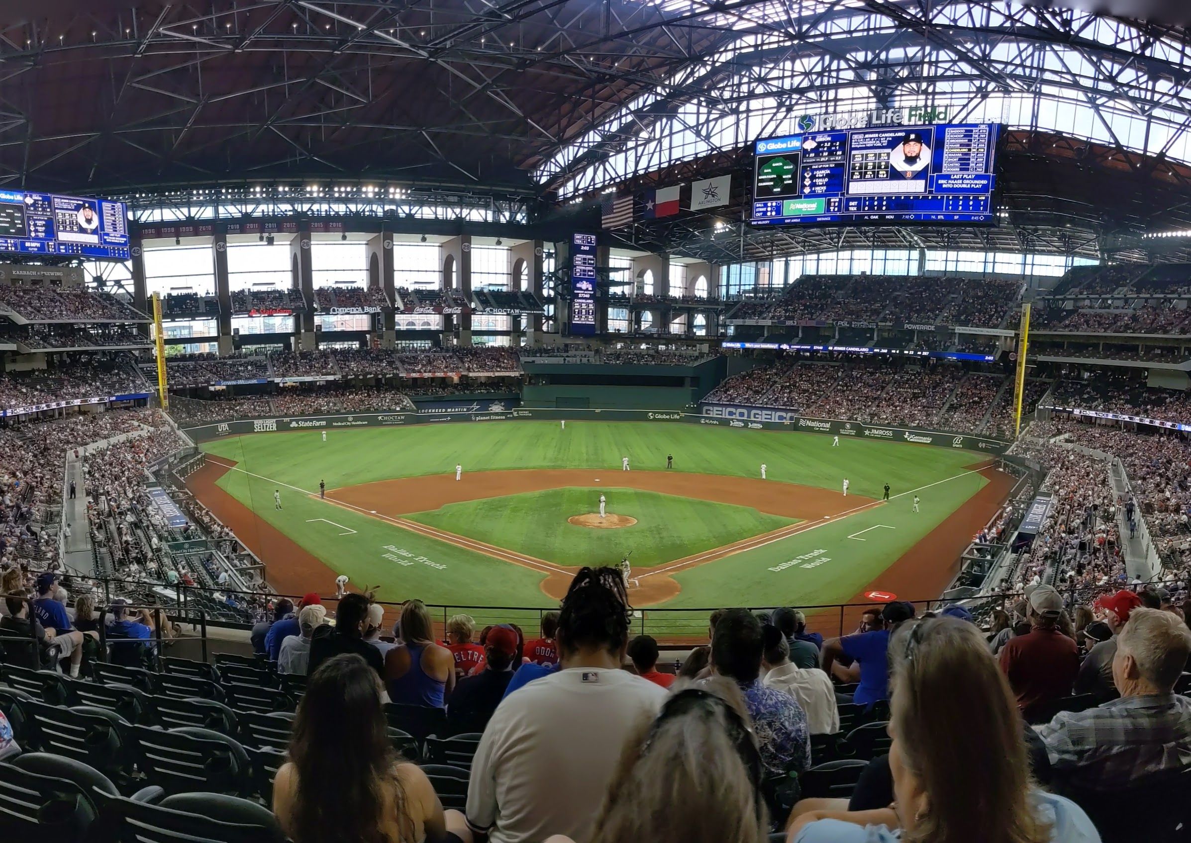 Despite some awful seats, Globe Life Field works for Rangers
