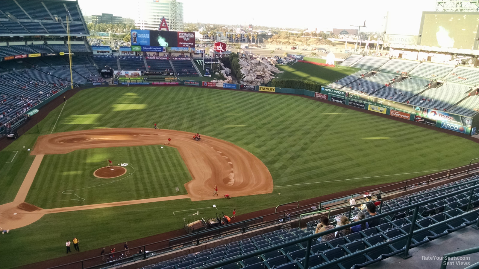 Angel Stadium. ReynMcDex : r/mlbtheshowstadiums