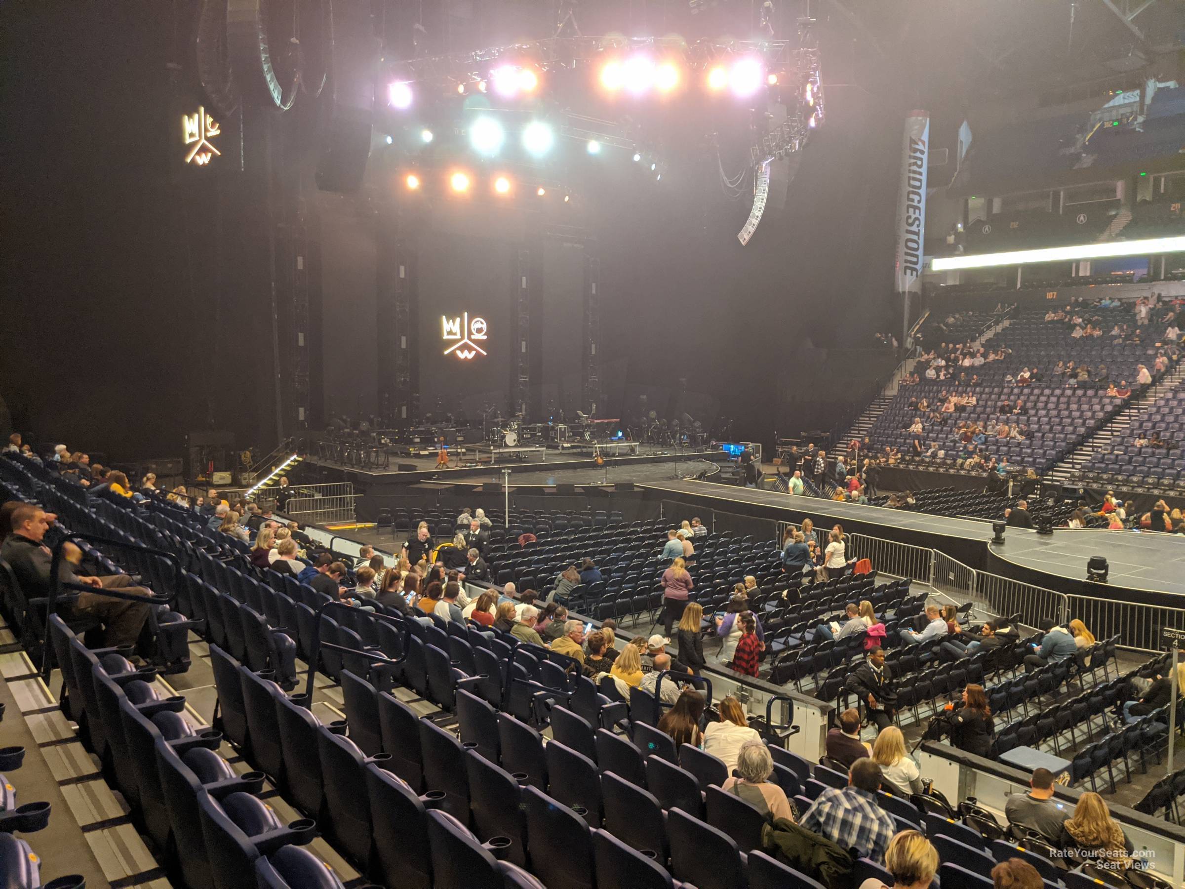 How Many Seats Are In A Row At Bridgestone Arena Chicago