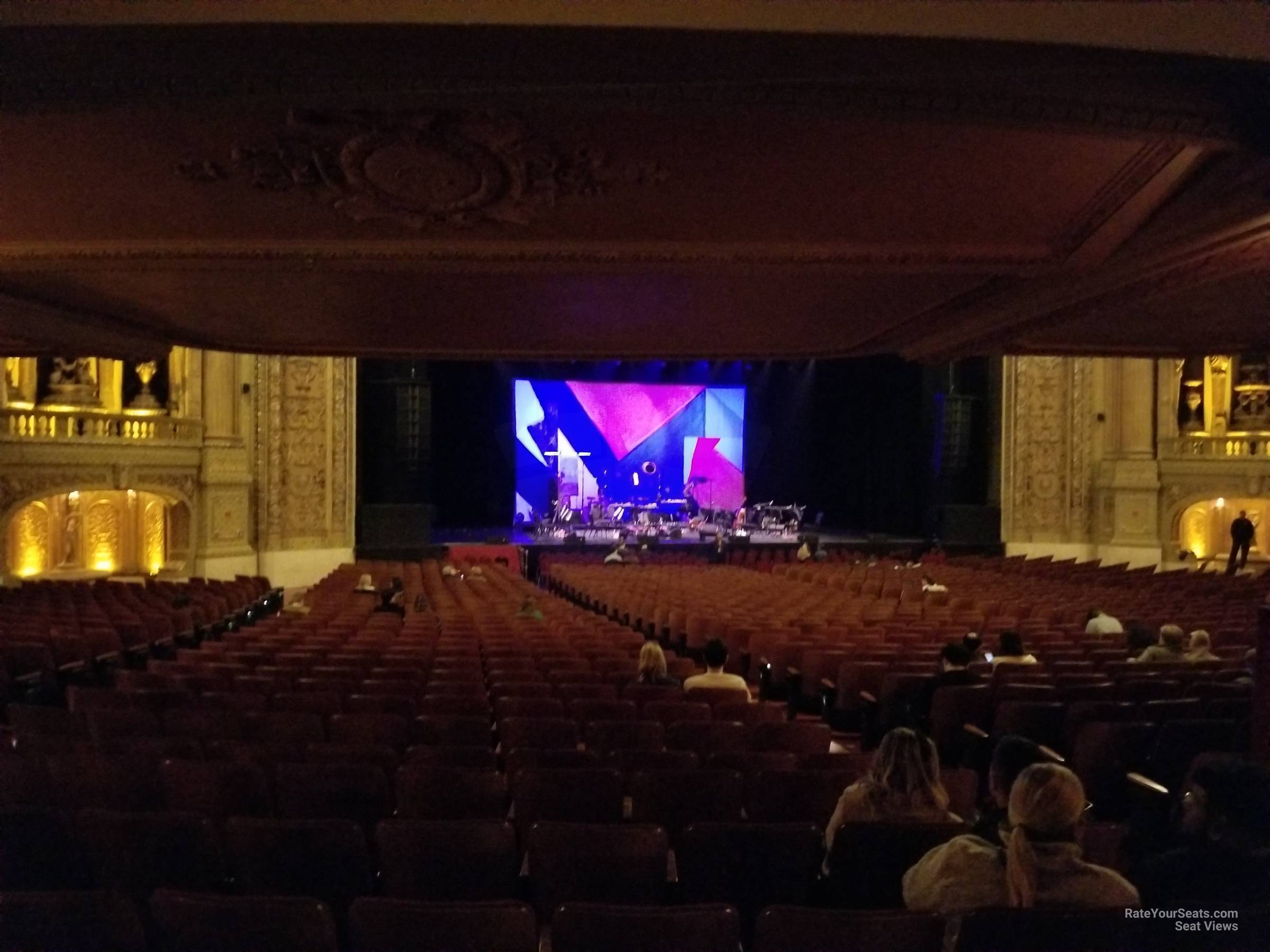 main floor 3l, row u seat view  - chicago theatre