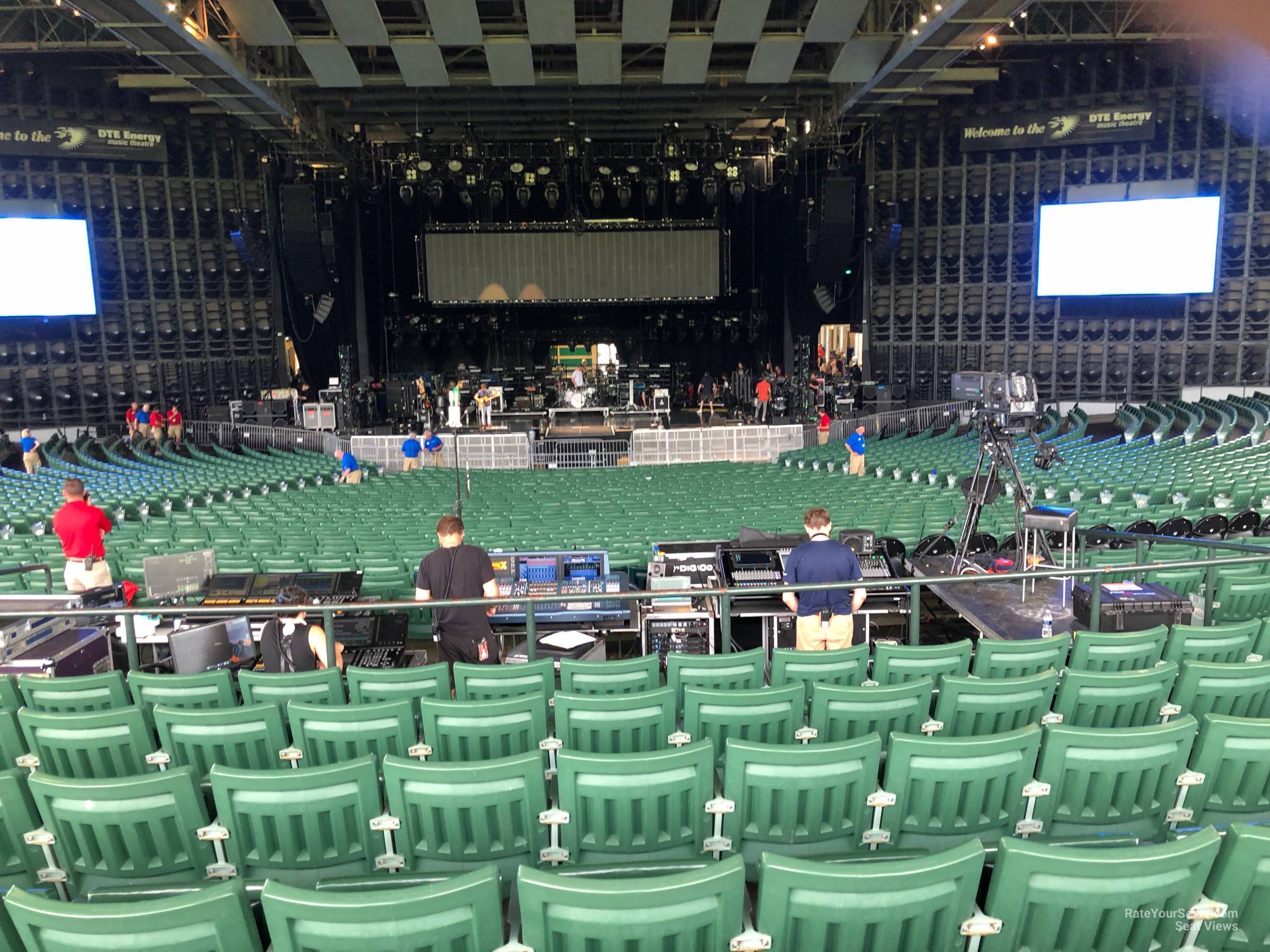Center 7 at DTE Energy Music Theatre