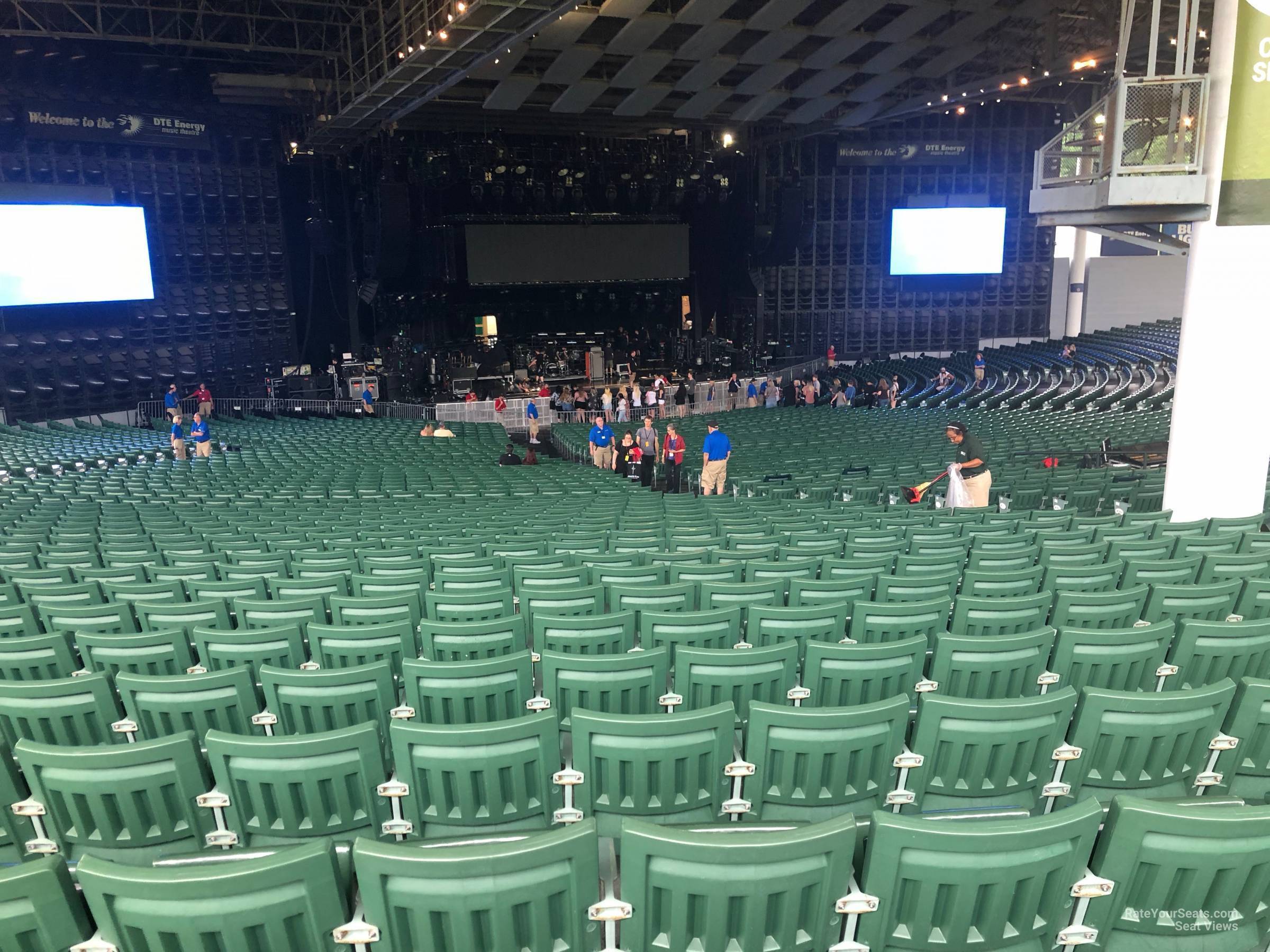 Left Center 10 at DTE Energy Music Theatre - RateYourSeats.com