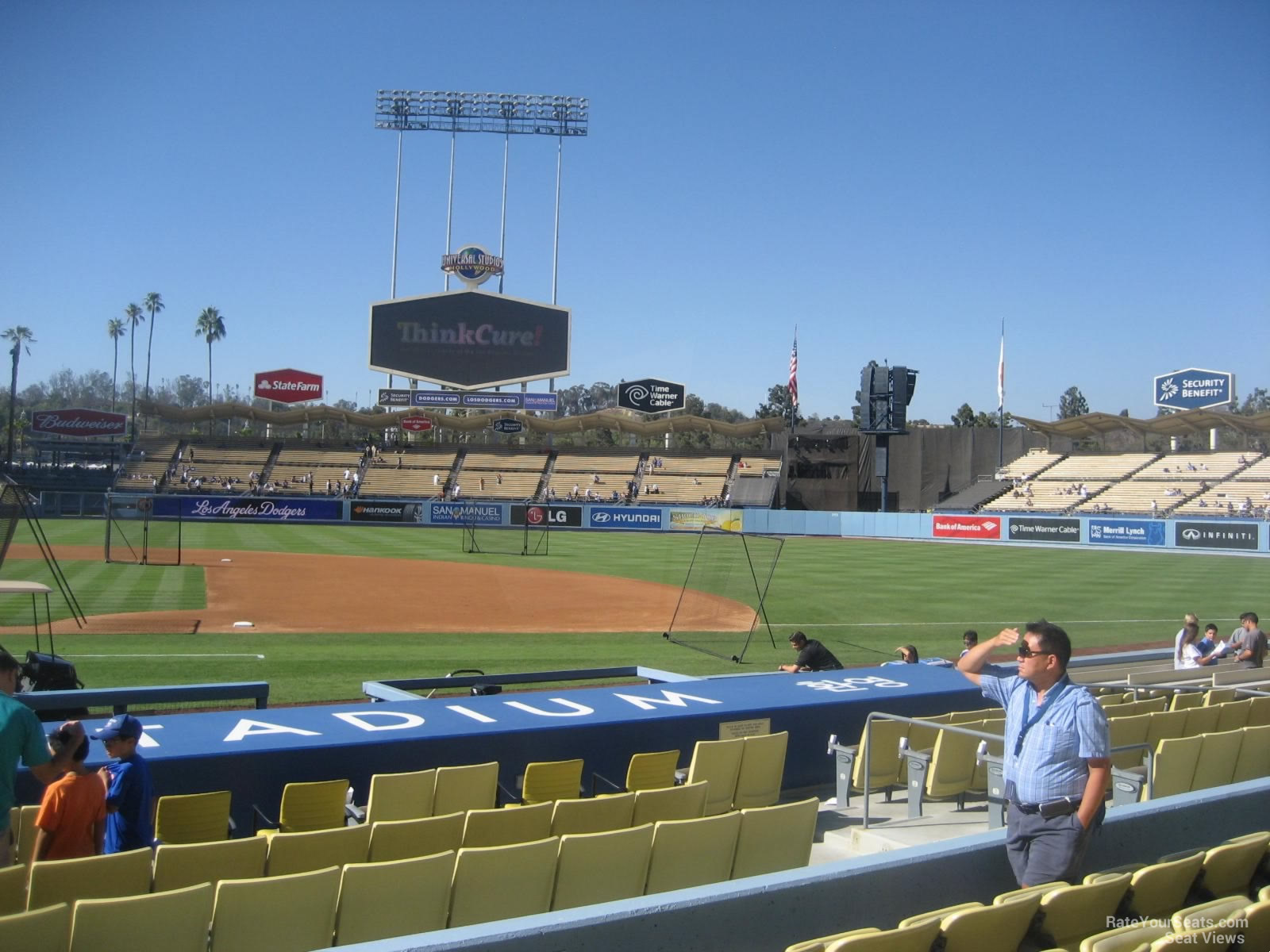 Photos: Pinch-Sitters Take Their Seats at Dodger Stadium – NBC Los