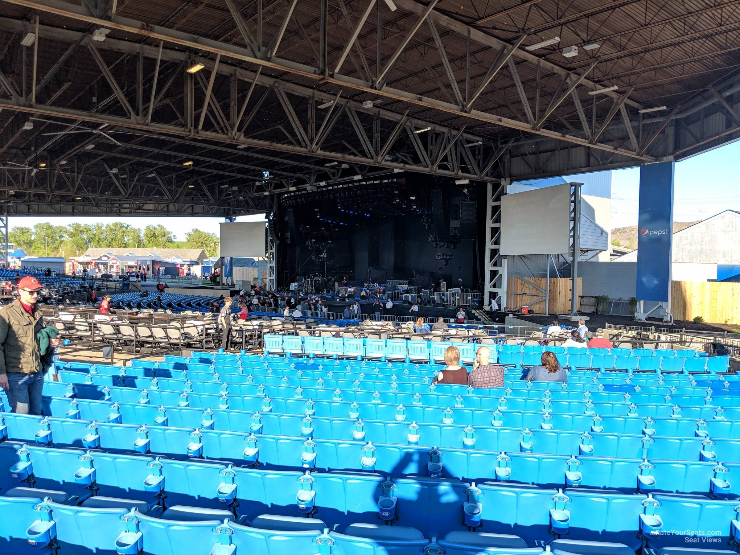 hollywood casino amphitheater maryland heights