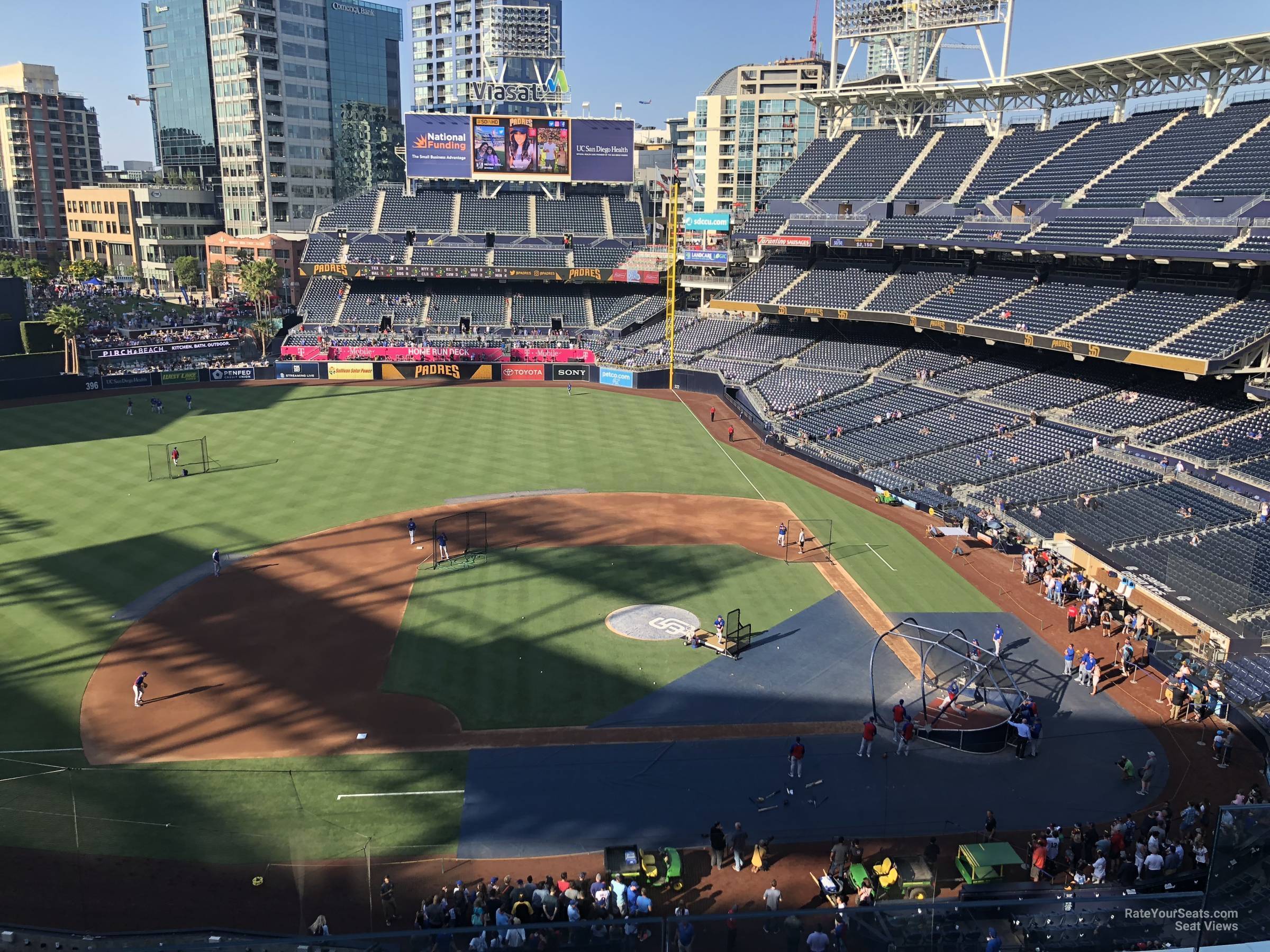 2022 Series 1 Base #124 San Diego Padres Team Shot - Petco Park