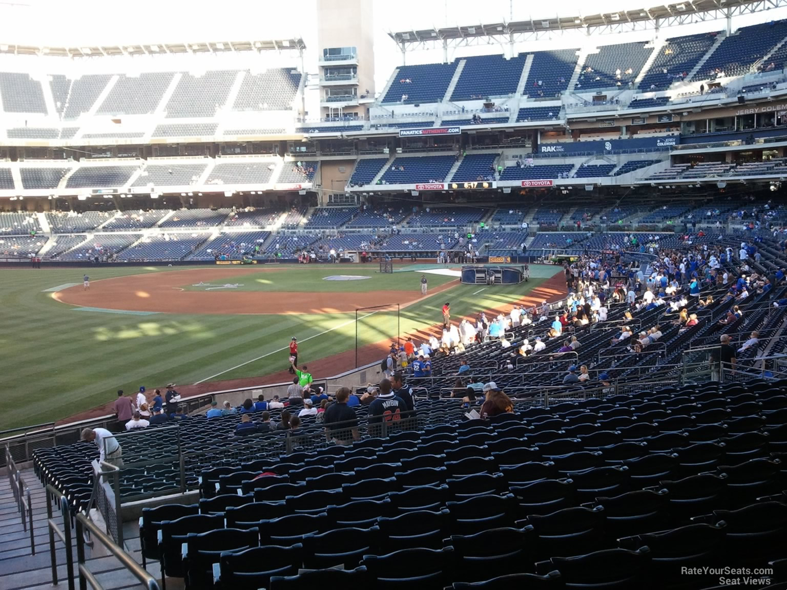 2022 Series 1 Base #124 San Diego Padres Team Shot - Petco Park