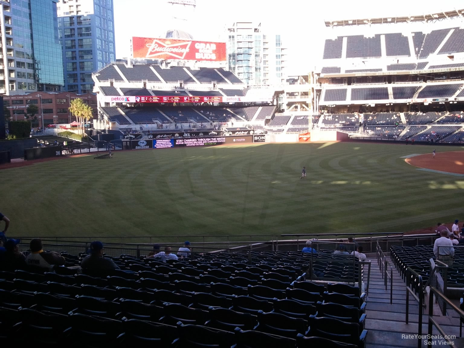 2022 Series 1 Base #124 San Diego Padres Team Shot - Petco Park