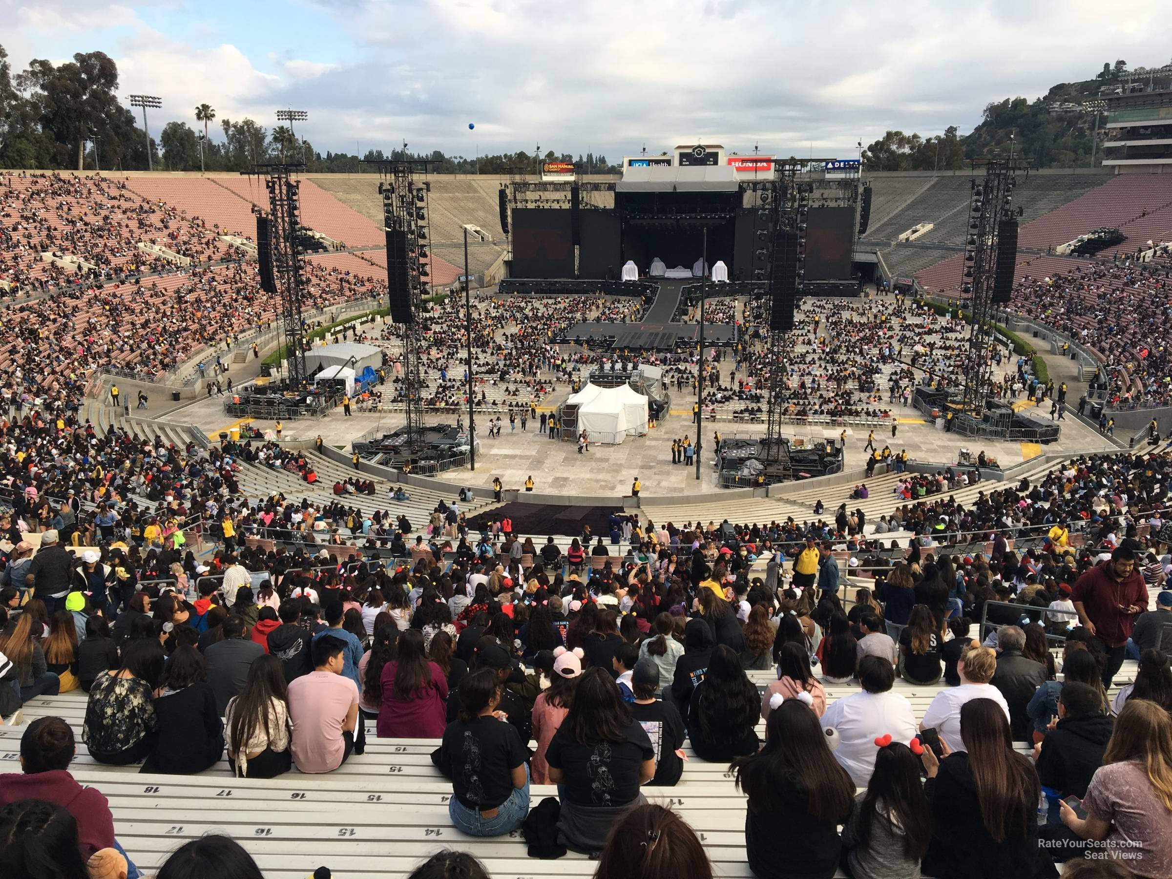 rose-bowl-stadium-section-12-concert-seating-rateyourseats