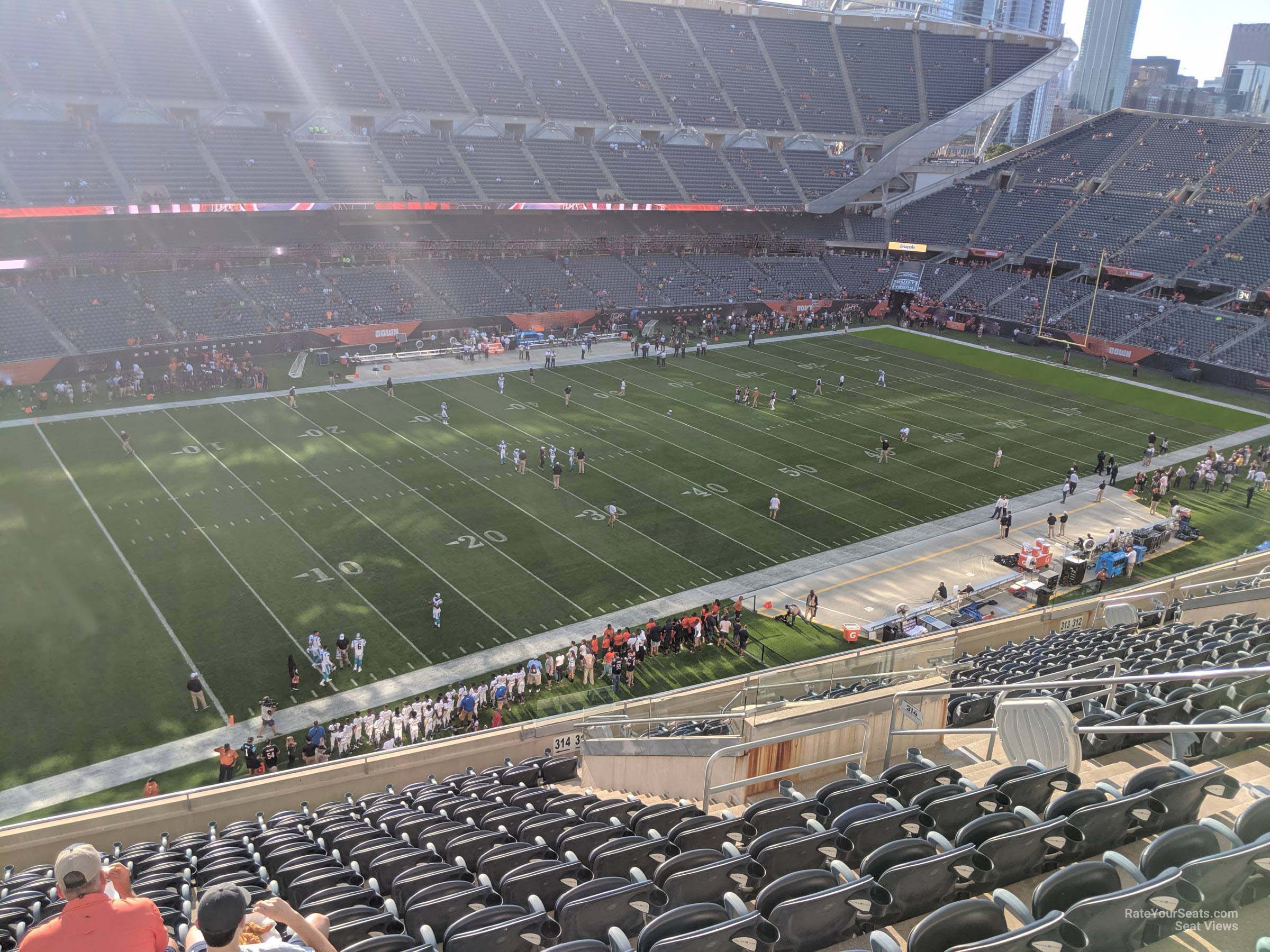 Chicago Bears Tickets, Sect 311, Row 5 Seats 3-8, United club! Aisle seats!