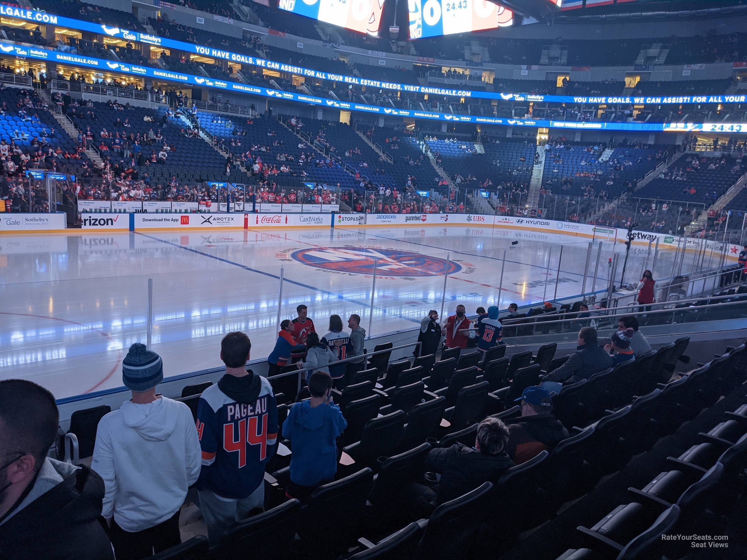 Islanders fans praise UBS Arena and feel a part of the new home
