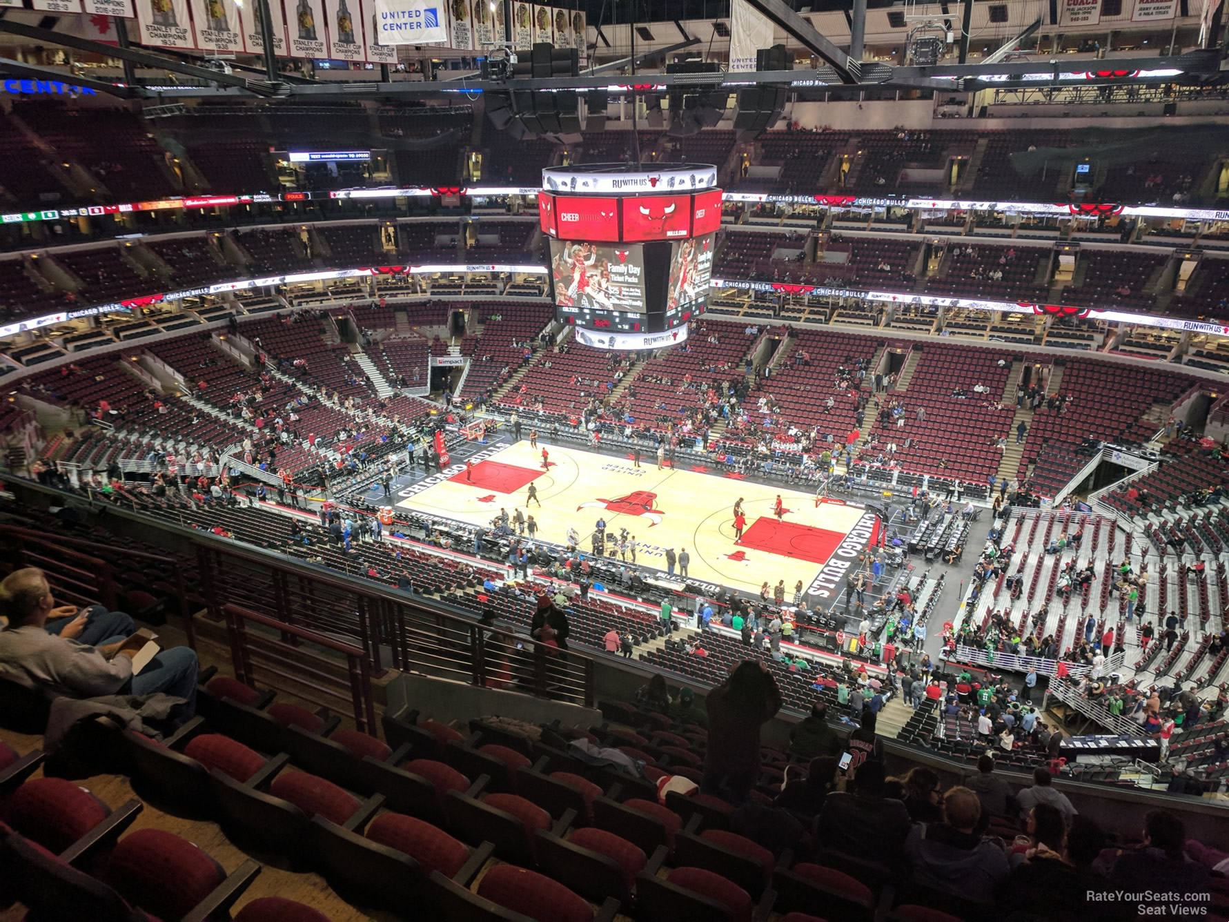 United Center Section 332 - Chicago Bulls - RateYourSeats.com