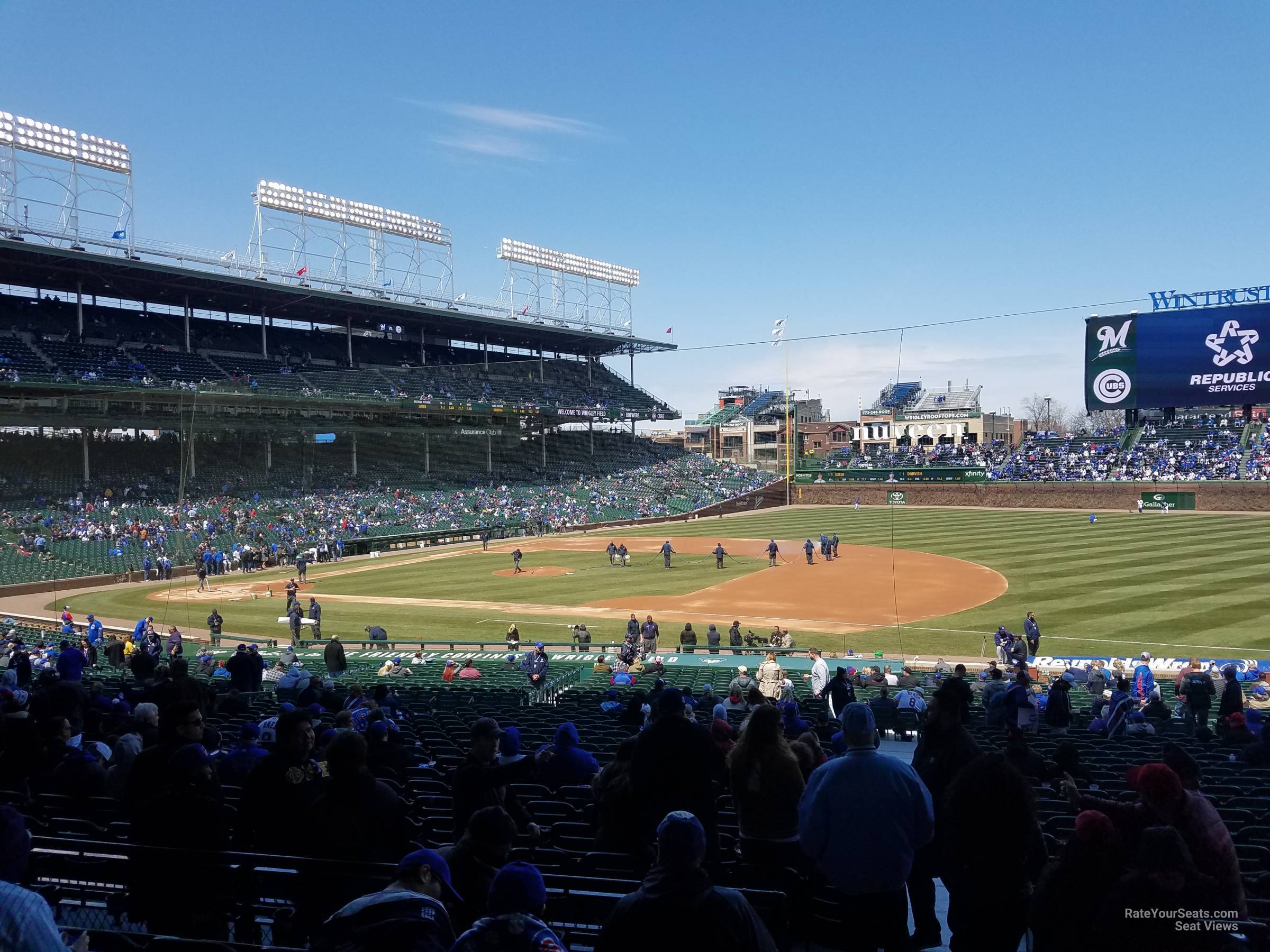 Chicago: Wrigley Field - Scoreboard, Wrigley Field has serv…