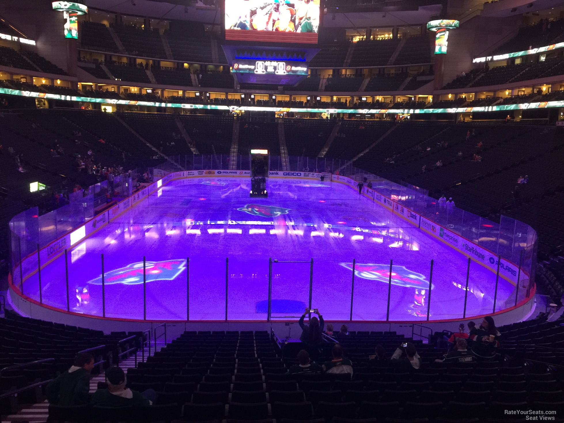 what-does-club-level-seating-mean-at-xcel-energy-center-elcho-table