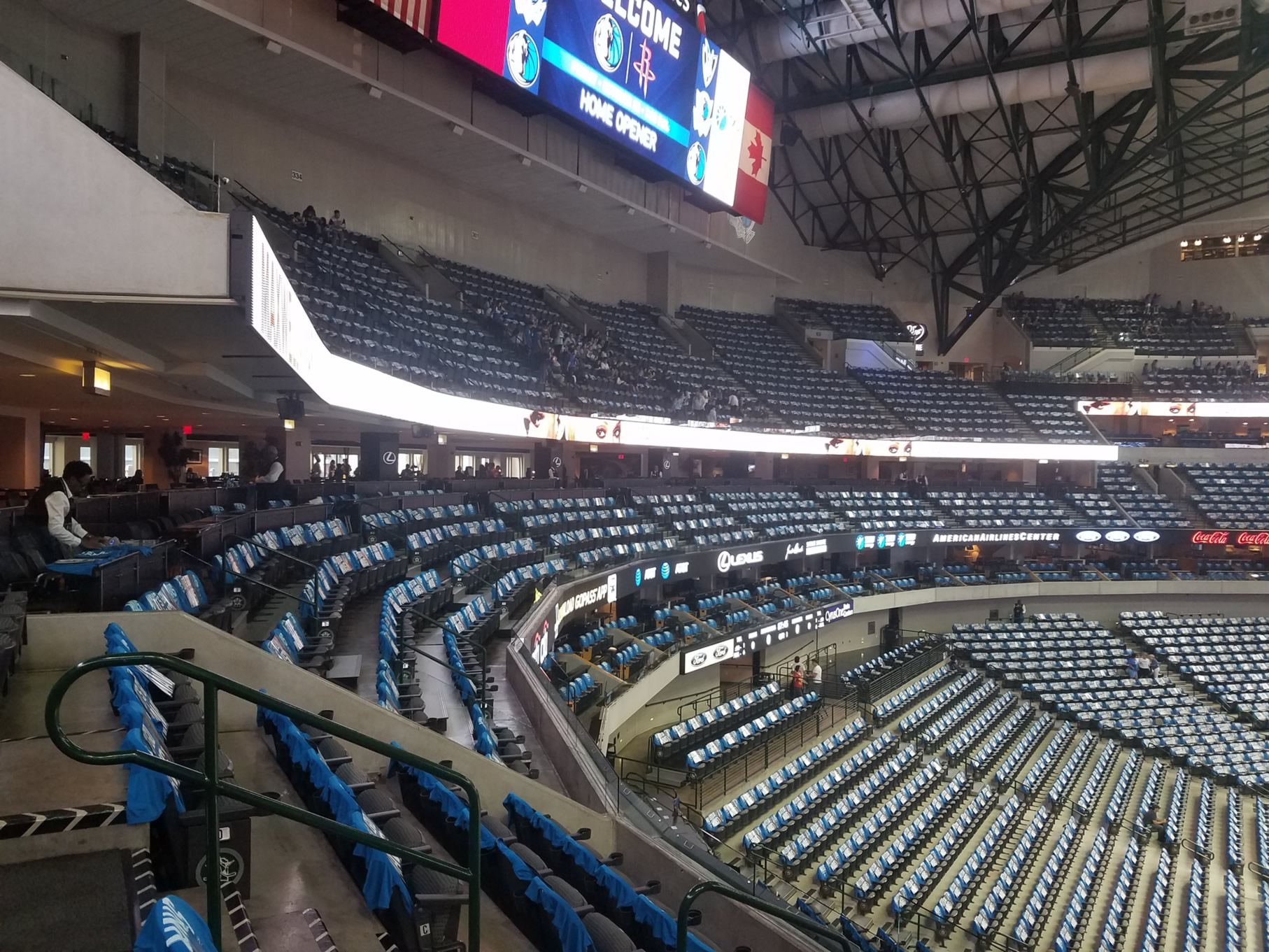 how to tour american airlines center