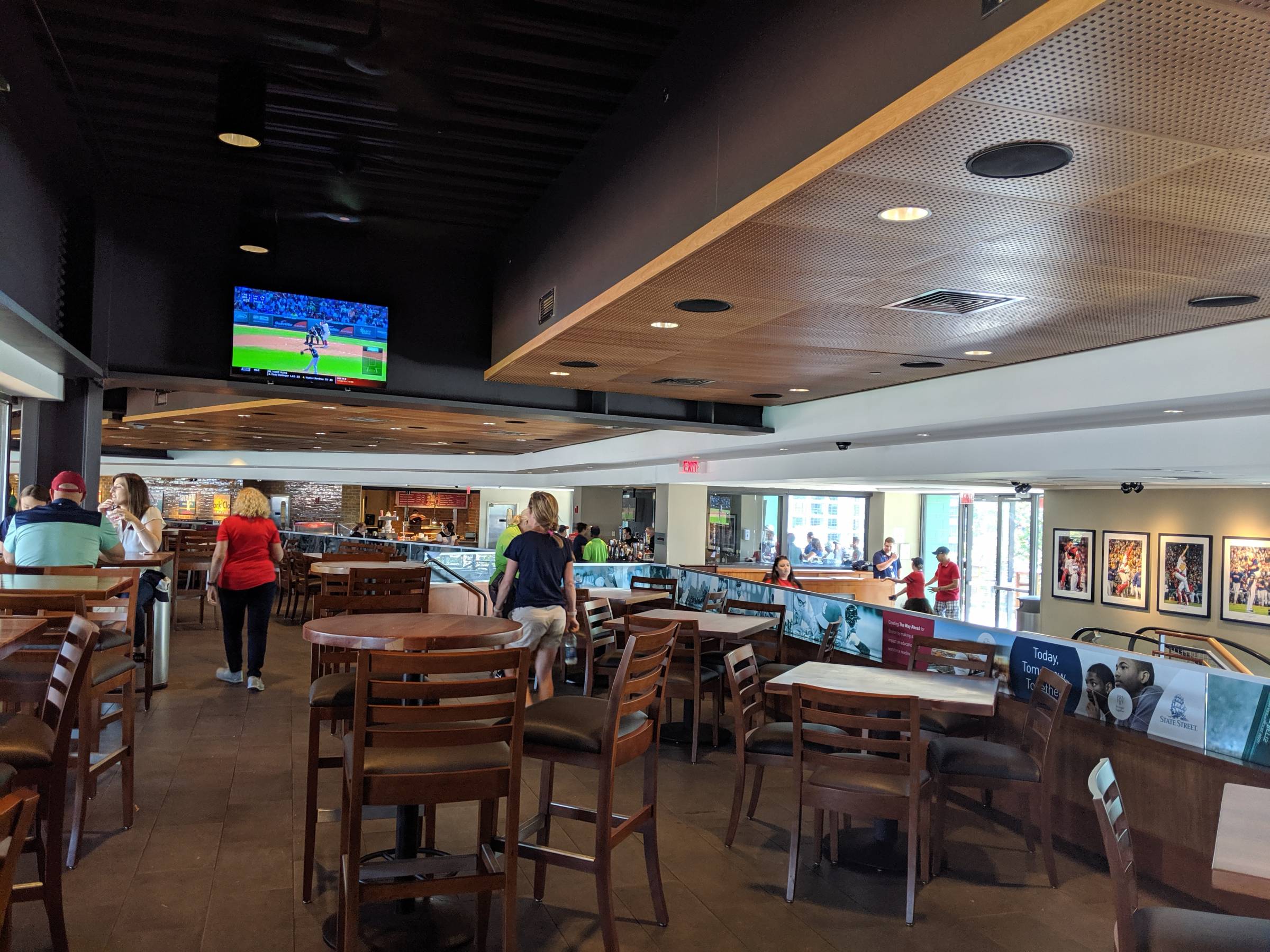 600 Club debuts with indoor seating at Fenway - The Boston Globe