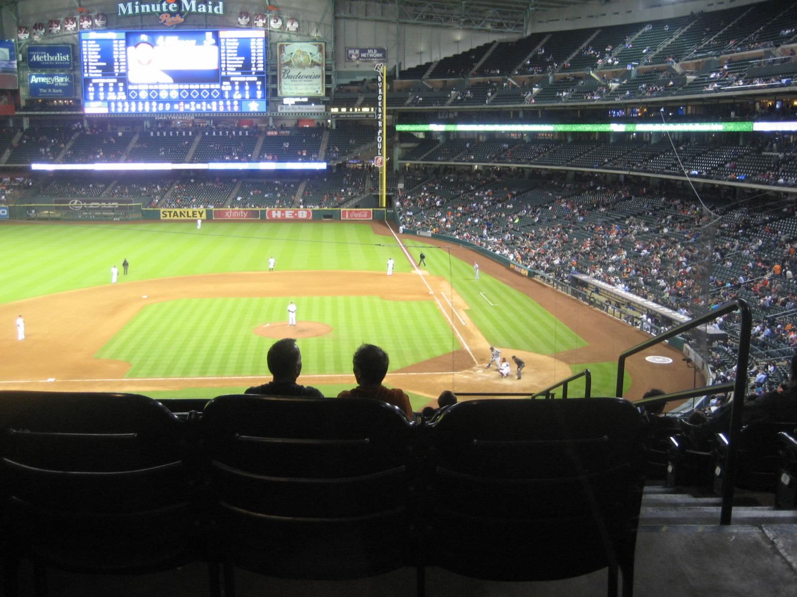 Houston Astros' Minute Maid Park ranks No. 2 in Texas for booze sales