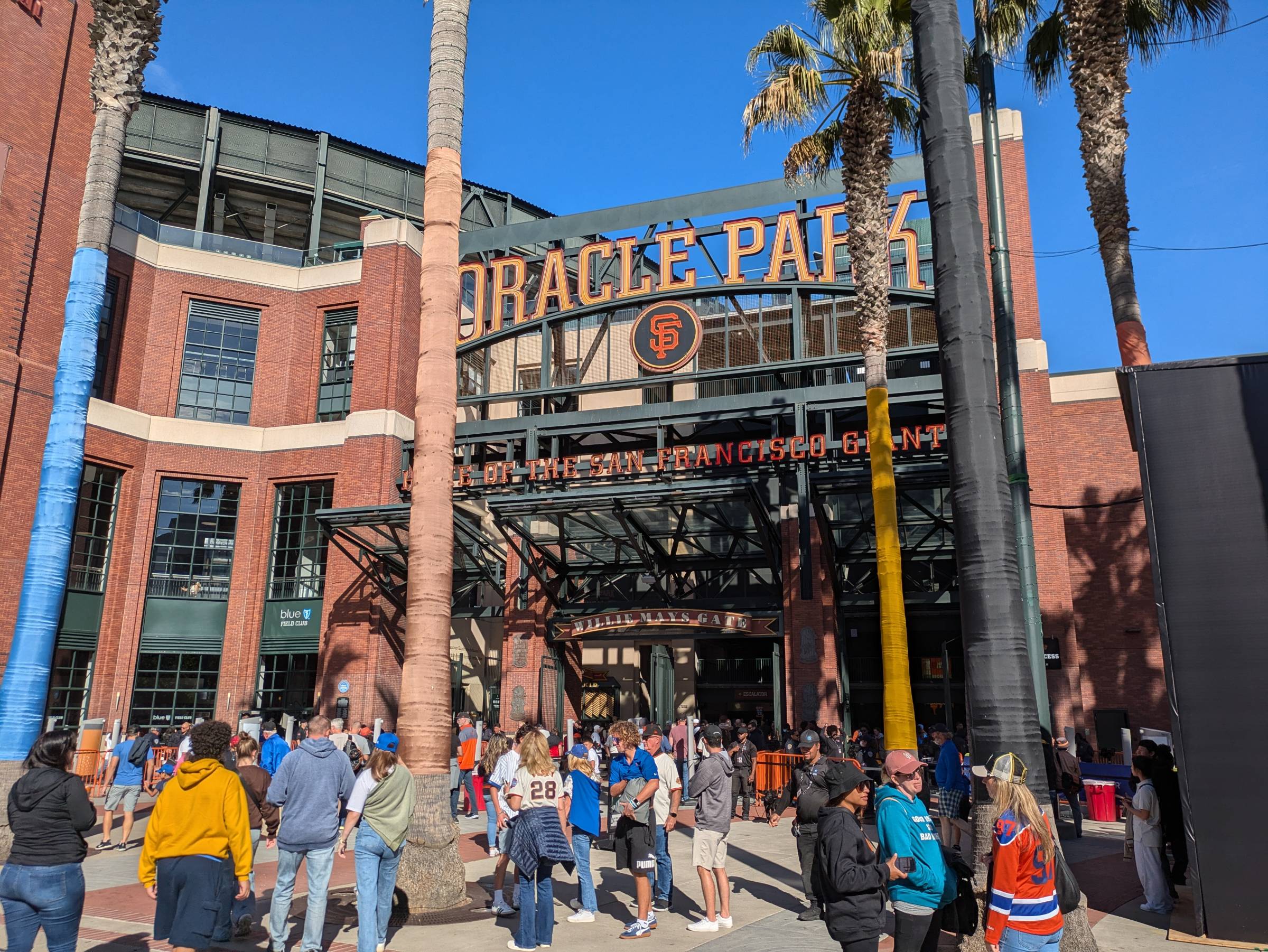 outside oracle park gates