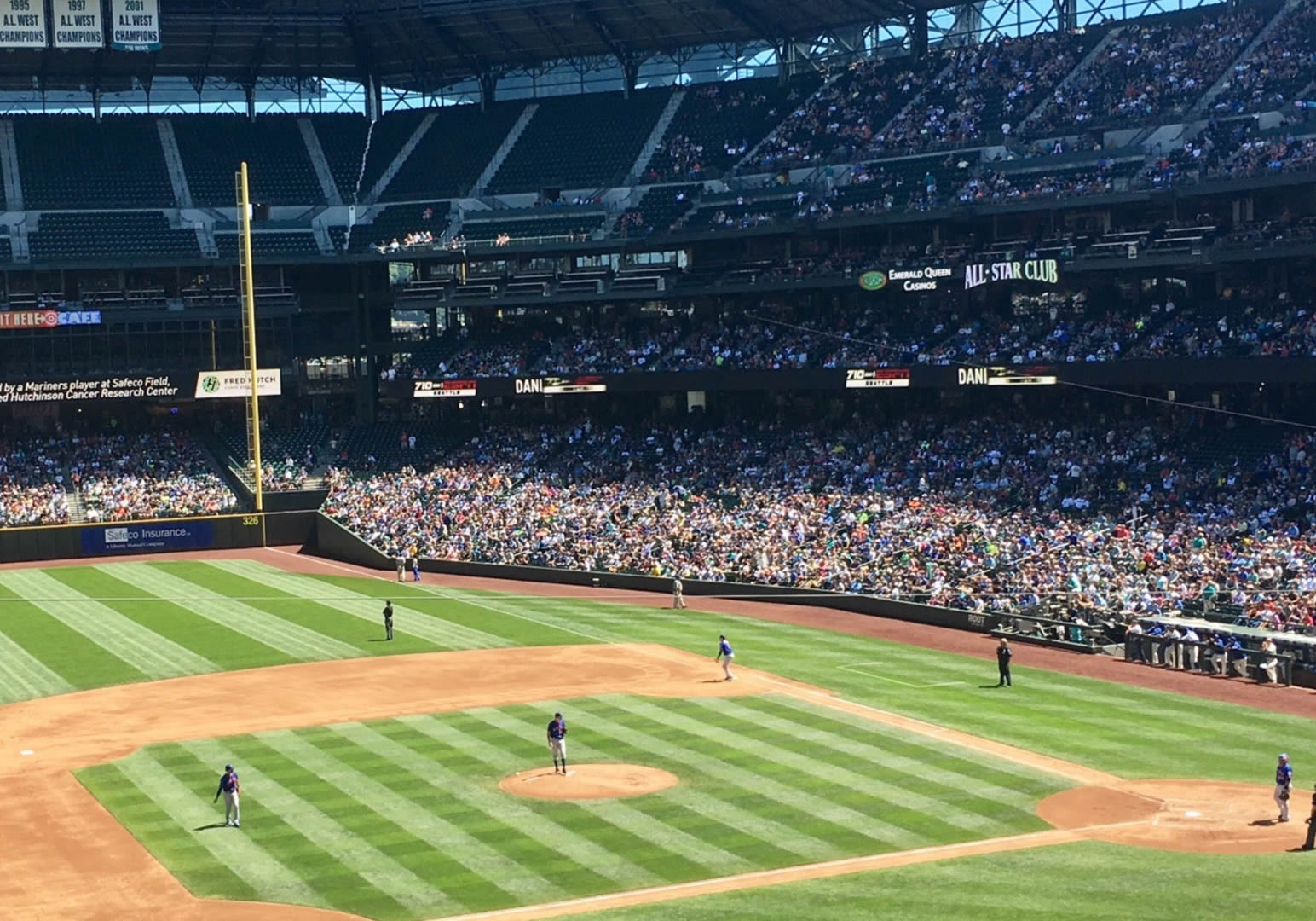 The Best Seats for the Seattle Mariners at T-Mobile Park - Wanderlux