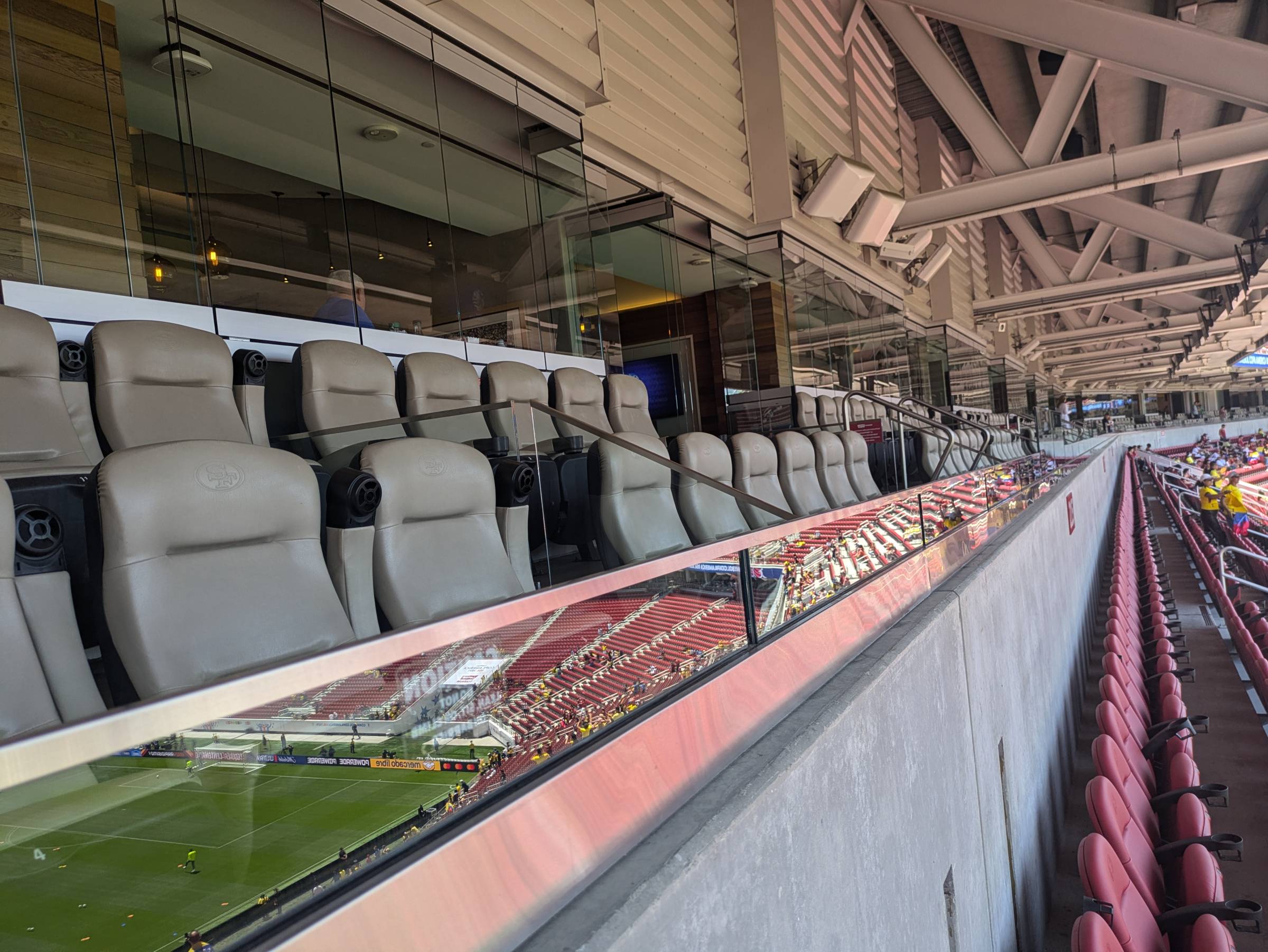 suites at levis stadium