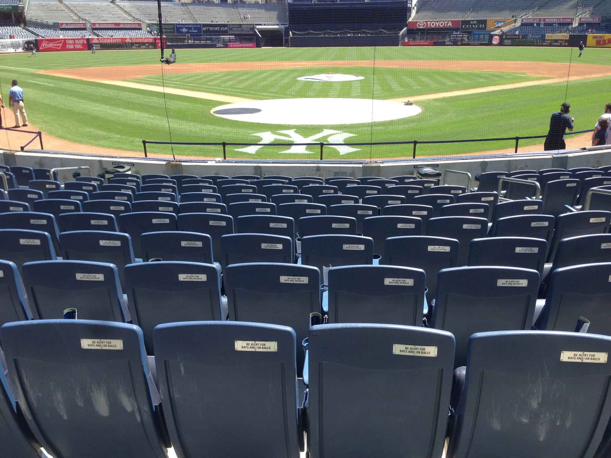 New York Yankees Club Seating at Yankee Stadium ...